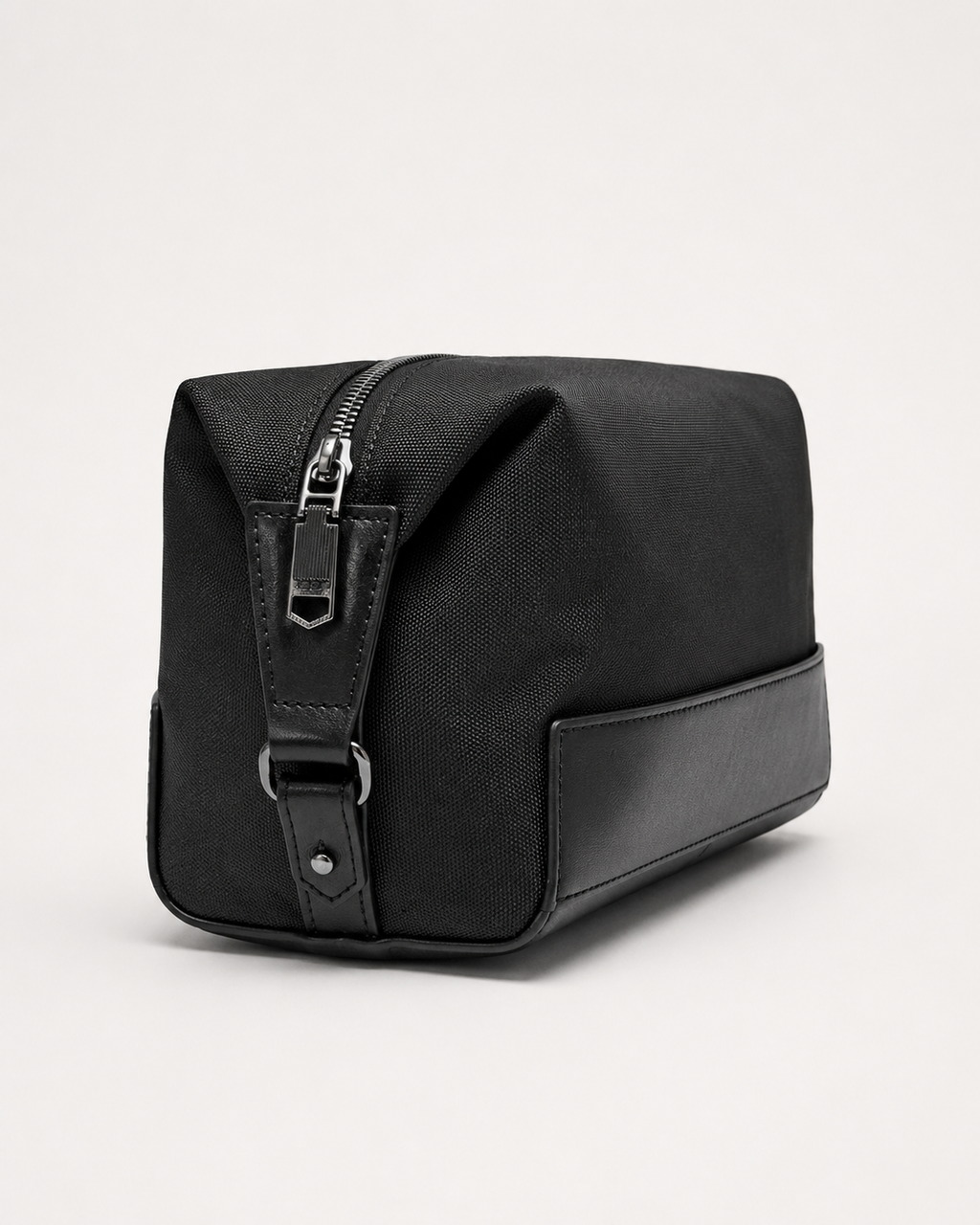 The Mercer Wash Bag in Black