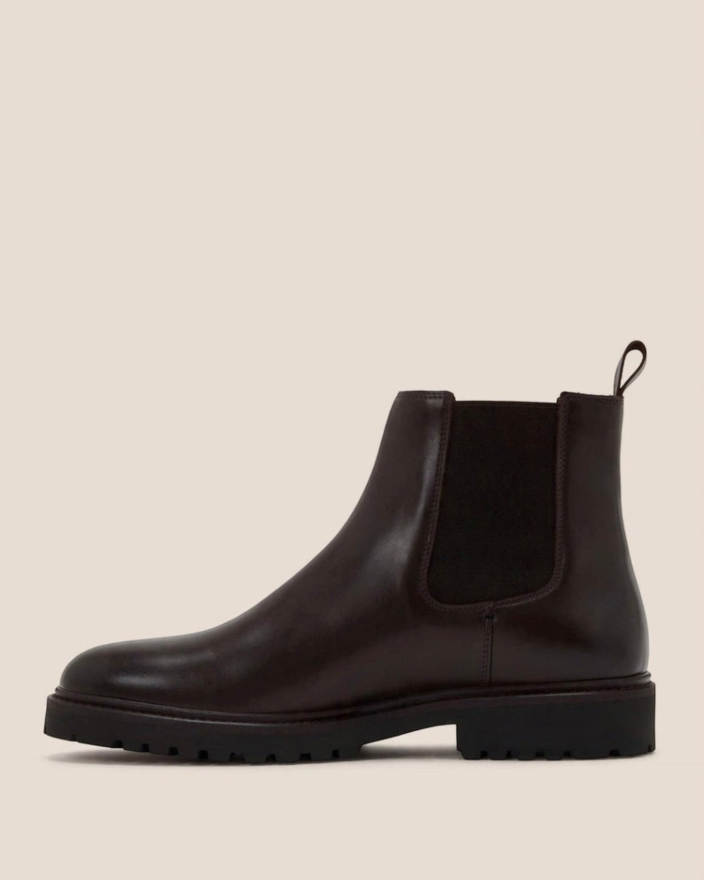Bota Chelsea The Picks Club modelo Hadley en cuero color espresso con suela dentada y paneles elásticos laterales