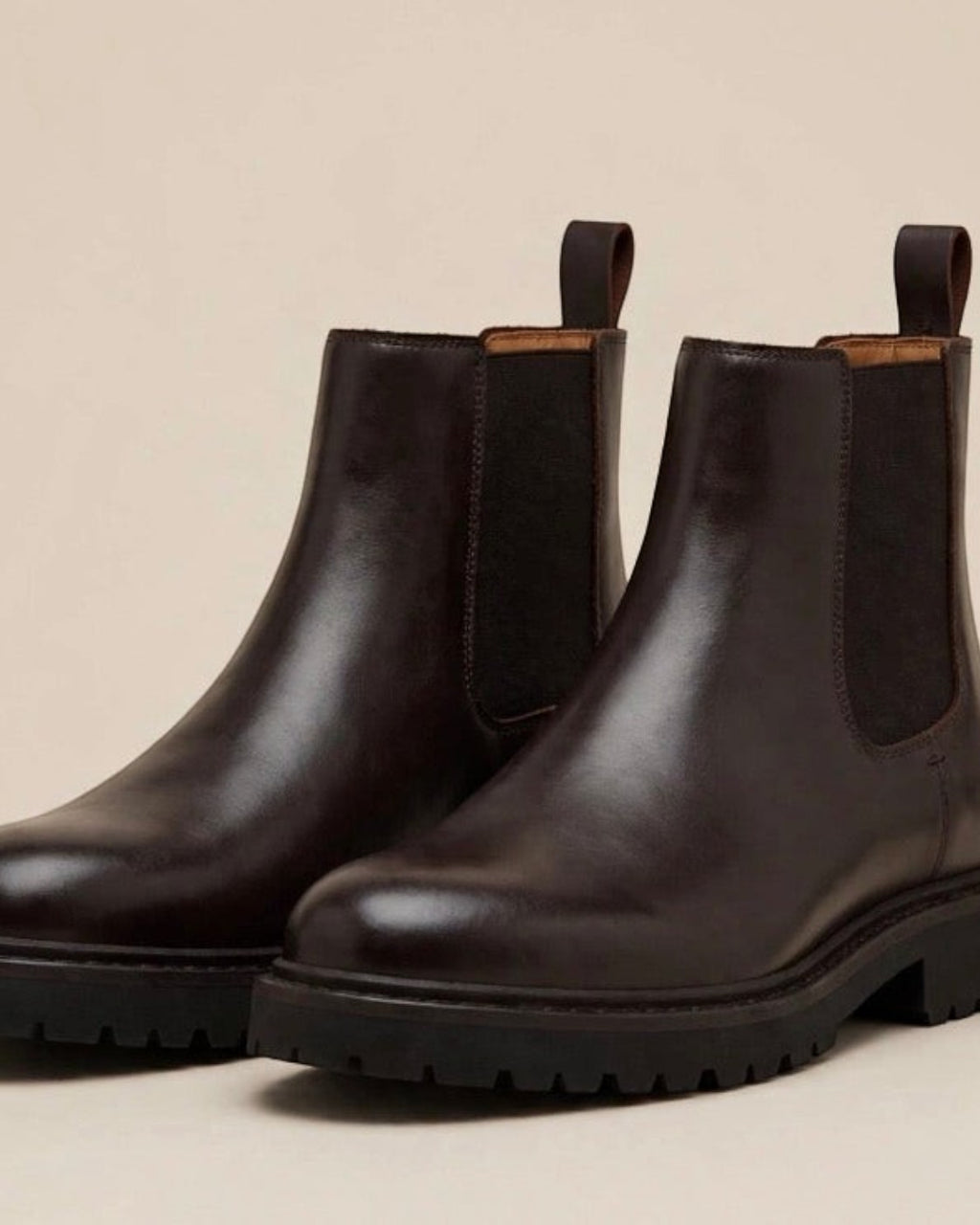 Botas Chelsea The Picks Club modelo Hadley en cuero color espresso con suela de goma dentada y paneles elásticos